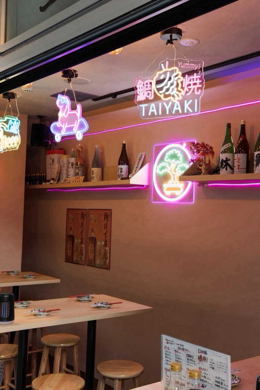 富山×酒屋 ヨイチャベ standの店舗内装 22